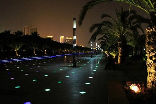 Projets d'&eacute;clairage urbain et de vill&eacute;giature au Vietnam - Lumi&egrave;res creus&eacute;es carr&eacute;es