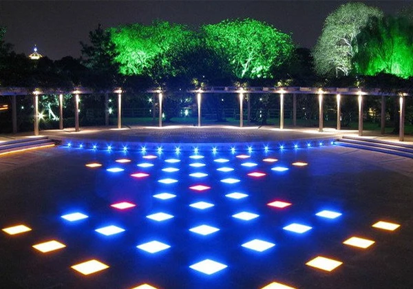 Projets d'&eacute;clairage urbain et de vill&eacute;giature au Vietnam - Lumi&egrave;res creus&eacute;es carr&eacute;es